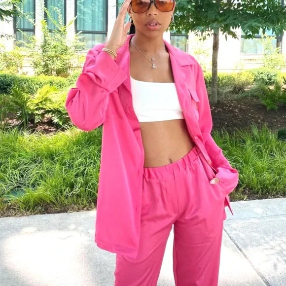 The Jet Set in Fuchsia - Picture 1 of 7